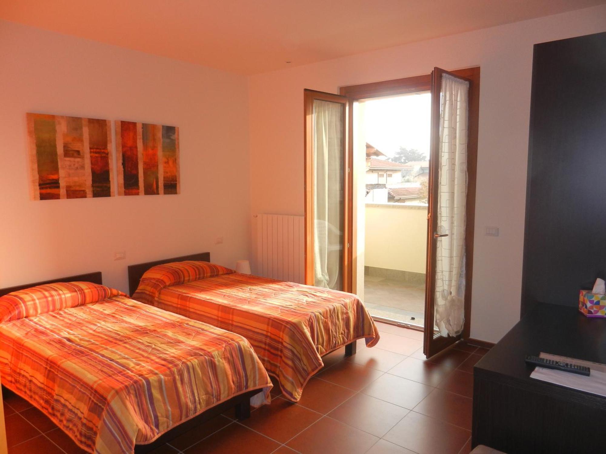 B&B Ad Hoc Costa di Mezzate ภายนอก รูปภาพ